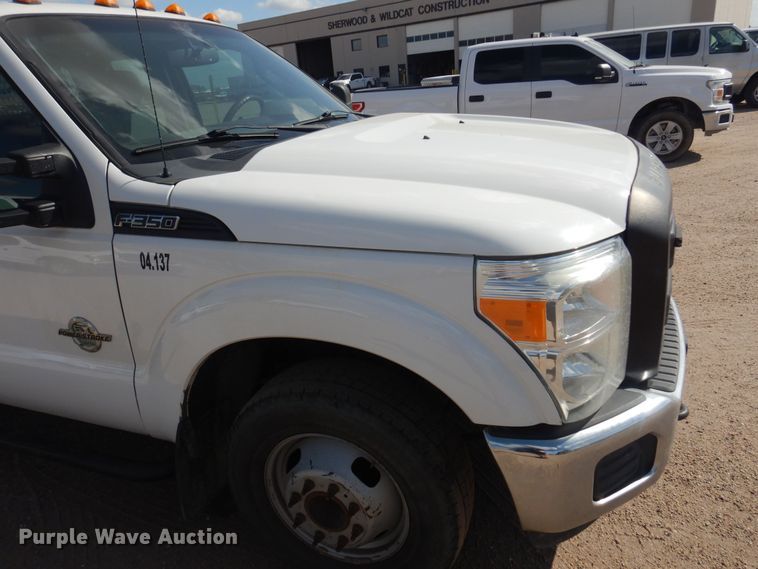 image for item KD9206 2016 Ford F350 Super Duty  SuperCab flatbed pickup truck