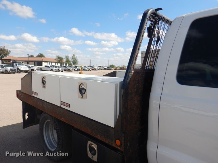 image for item KD9206 2016 Ford F350 Super Duty  SuperCab flatbed pickup truck