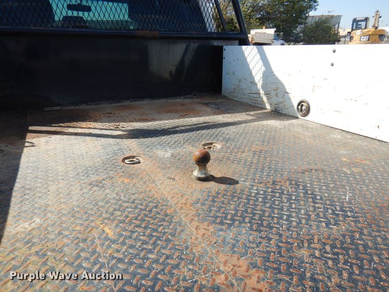 image for item KD9206 2016 Ford F350 Super Duty  SuperCab flatbed pickup truck