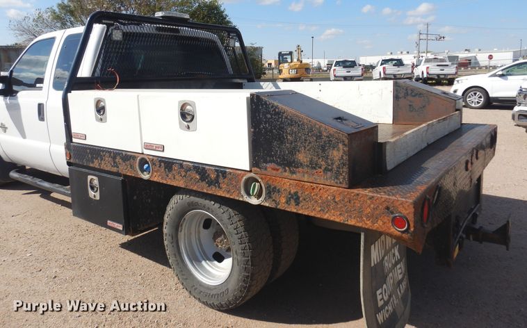 image for item KD9206 2016 Ford F350 Super Duty  SuperCab flatbed pickup truck