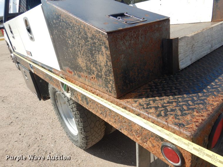 image for item KD9206 2016 Ford F350 Super Duty  SuperCab flatbed pickup truck