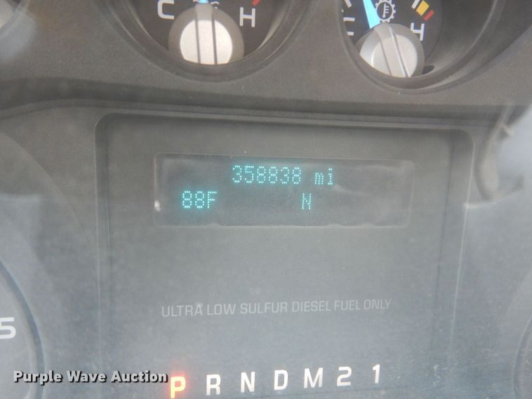 image for item KD9206 2016 Ford F350 Super Duty  SuperCab flatbed pickup truck