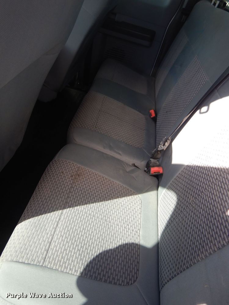 image for item KD9206 2016 Ford F350 Super Duty  SuperCab flatbed pickup truck