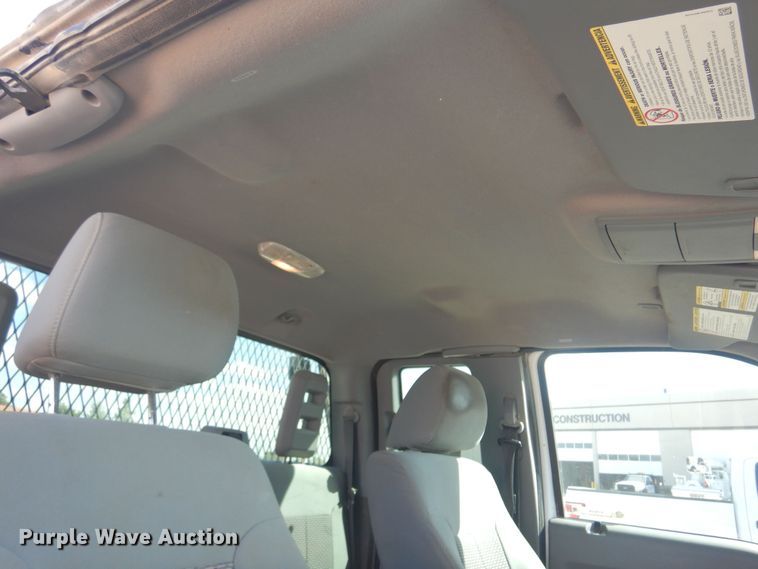 image for item KD9206 2016 Ford F350 Super Duty  SuperCab flatbed pickup truck