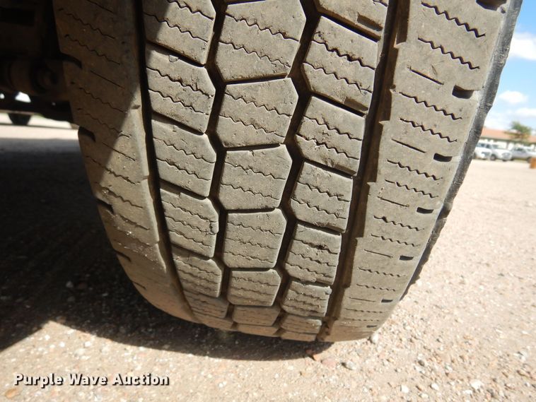 image for item KD9206 2016 Ford F350 Super Duty  SuperCab flatbed pickup truck