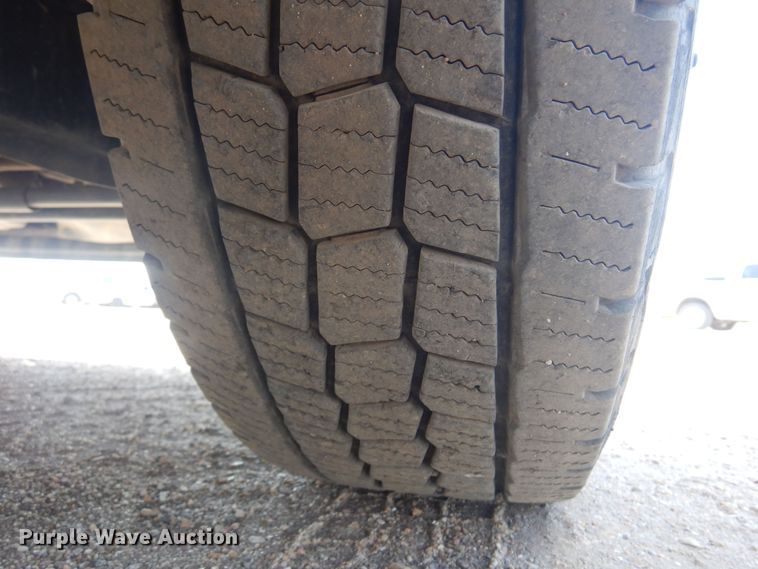 image for item KD9206 2016 Ford F350 Super Duty  SuperCab flatbed pickup truck