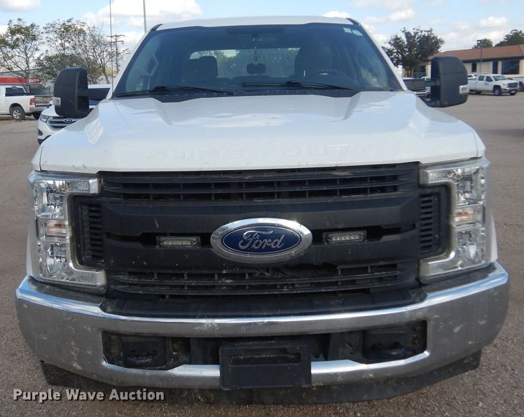 image for item KD9210 2018 Ford F250 Super Duty  Crew Cab pickup truck