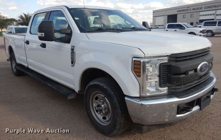 image for item KD9210 2018 Ford F250 Super Duty  Crew Cab pickup truck