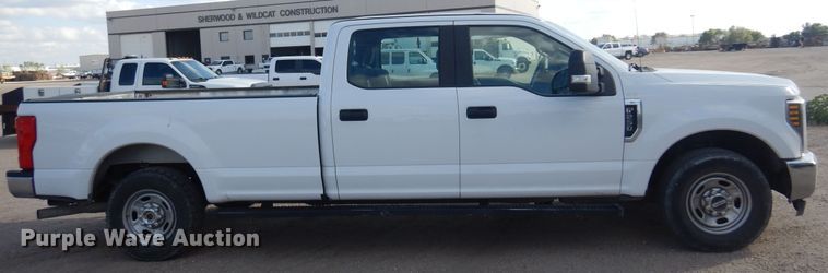 image for item KD9210 2018 Ford F250 Super Duty  Crew Cab pickup truck