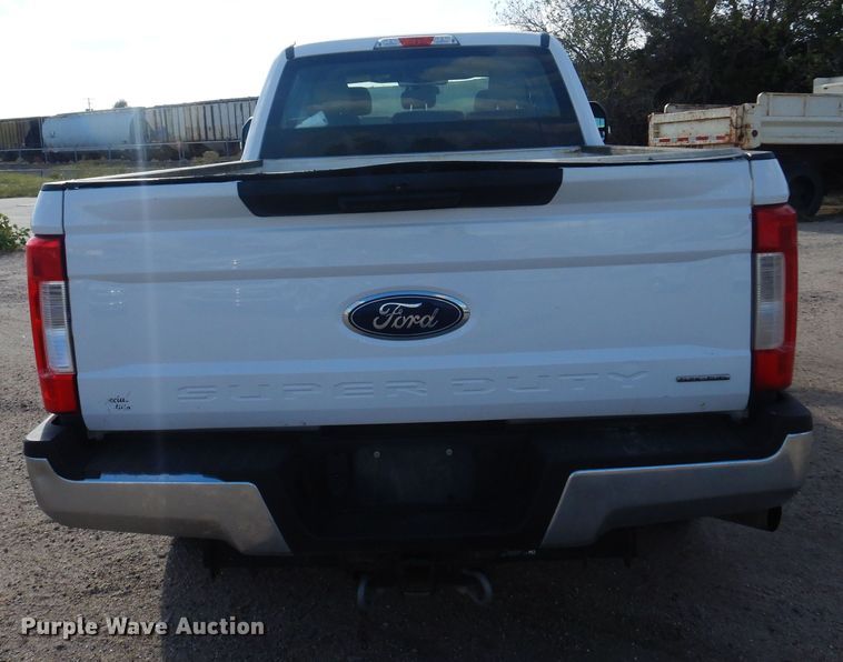 image for item KD9210 2018 Ford F250 Super Duty  Crew Cab pickup truck