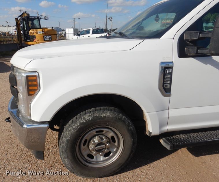 image for item KD9210 2018 Ford F250 Super Duty  Crew Cab pickup truck