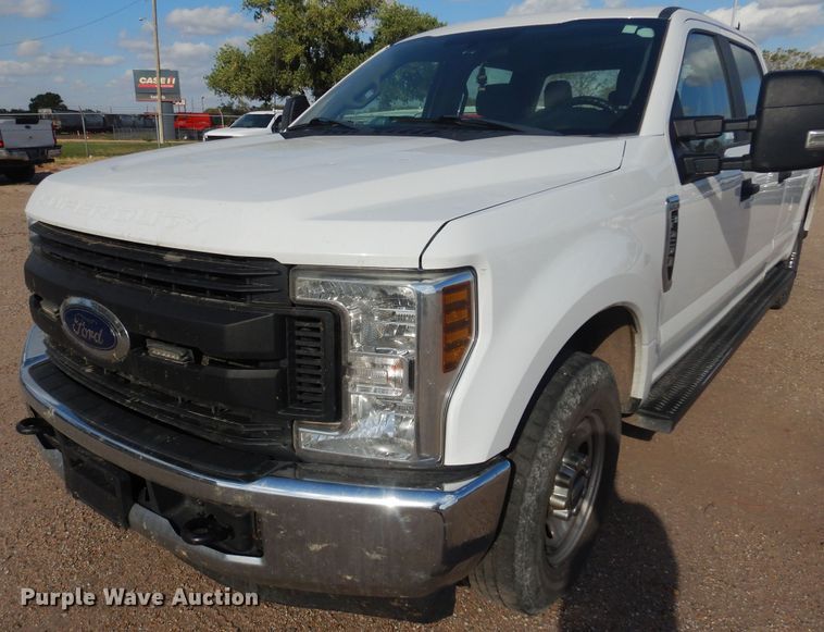 image for item KD9210 2018 Ford F250 Super Duty  Crew Cab pickup truck