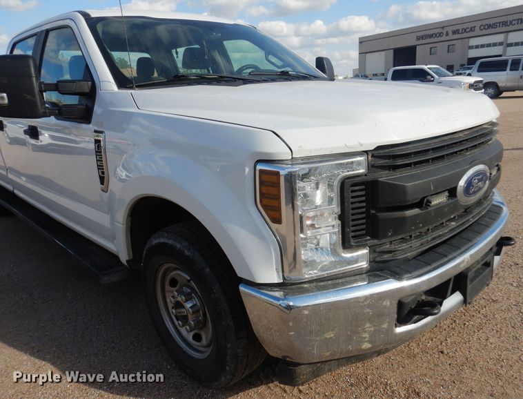image for item KD9210 2018 Ford F250 Super Duty  Crew Cab pickup truck