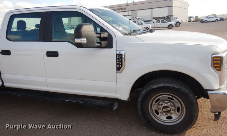 image for item KD9210 2018 Ford F250 Super Duty  Crew Cab pickup truck