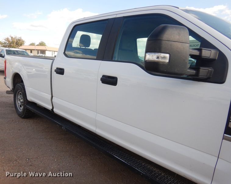 image for item KD9210 2018 Ford F250 Super Duty  Crew Cab pickup truck