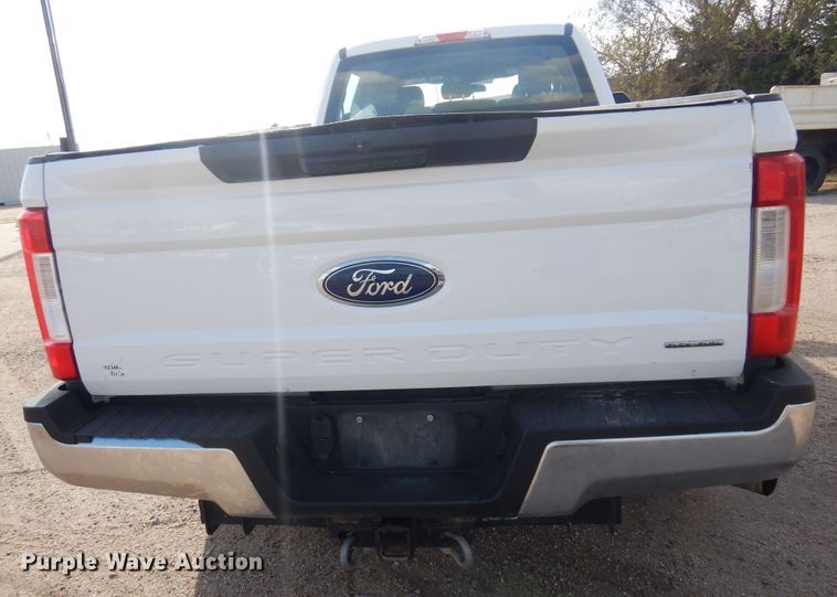 image for item KD9210 2018 Ford F250 Super Duty  Crew Cab pickup truck