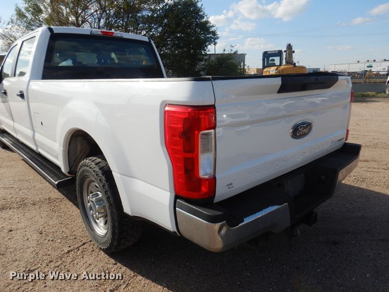 image for item KD9210 2018 Ford F250 Super Duty  Crew Cab pickup truck