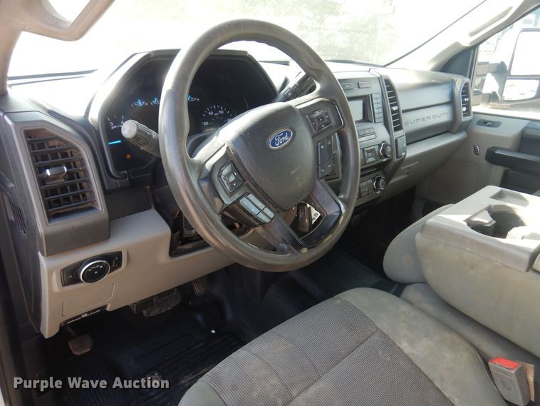 image for item KD9210 2018 Ford F250 Super Duty  Crew Cab pickup truck