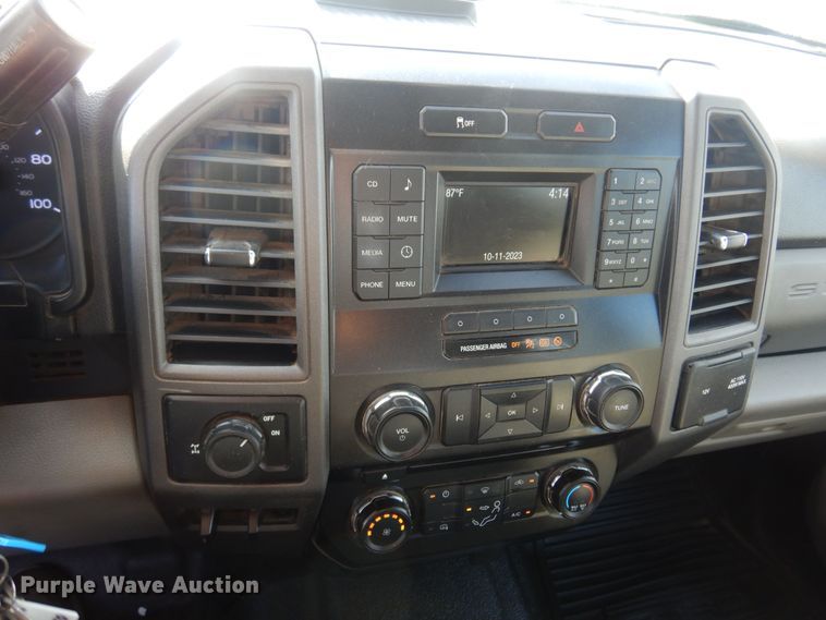 image for item KD9210 2018 Ford F250 Super Duty  Crew Cab pickup truck