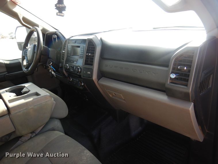 image for item KD9210 2018 Ford F250 Super Duty  Crew Cab pickup truck