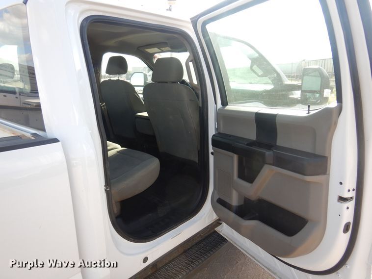 image for item KD9210 2018 Ford F250 Super Duty  Crew Cab pickup truck