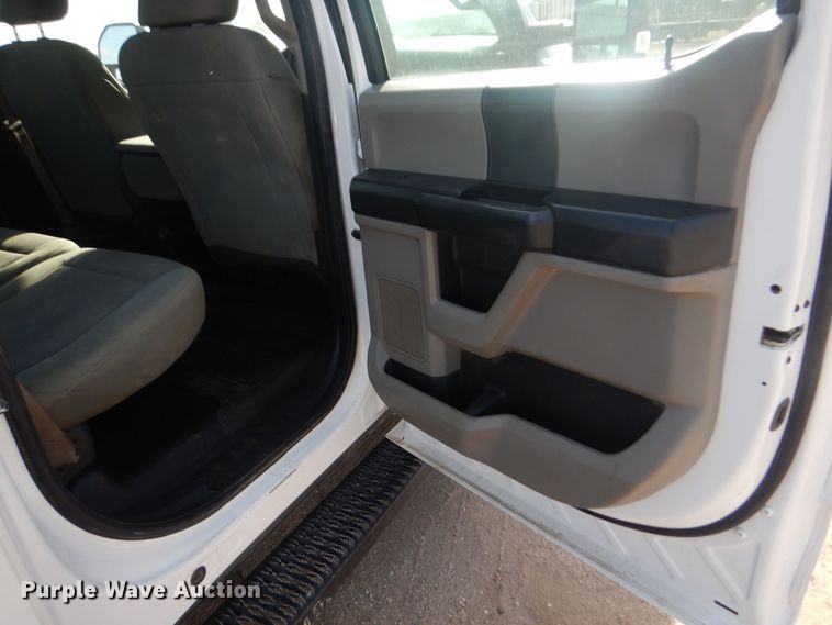 image for item KD9210 2018 Ford F250 Super Duty  Crew Cab pickup truck