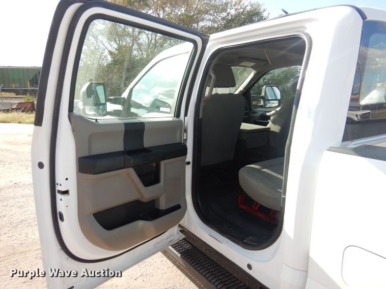 image for item KD9210 2018 Ford F250 Super Duty  Crew Cab pickup truck