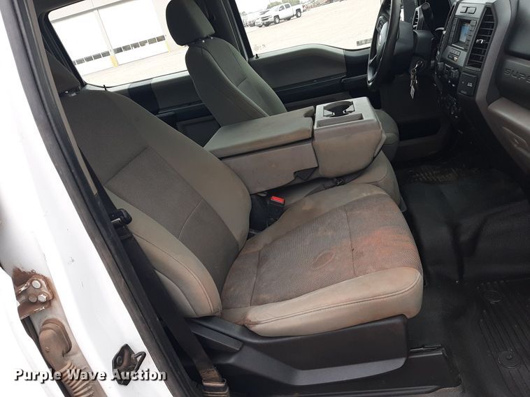 image for item KD9211 2020 Ford F250 Super Duty  Crew Cab pickup truck