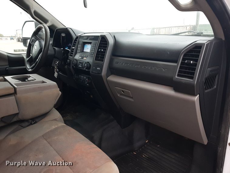 image for item KD9211 2020 Ford F250 Super Duty  Crew Cab pickup truck