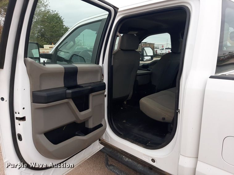 image for item KD9211 2020 Ford F250 Super Duty  Crew Cab pickup truck