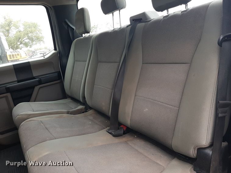 image for item KD9211 2020 Ford F250 Super Duty  Crew Cab pickup truck