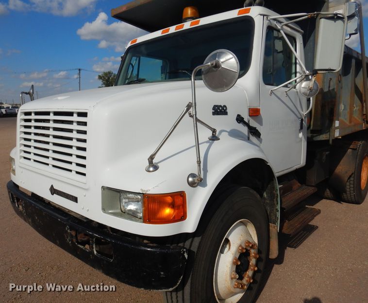 image for item KD9212 2001 International 4700  dump truck