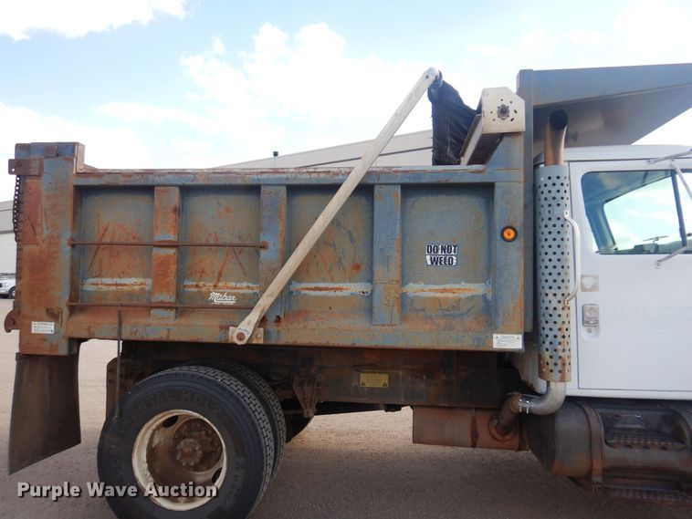 image for item KD9212 2001 International 4700  dump truck