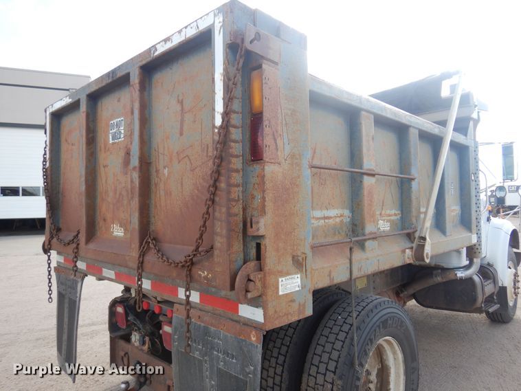 image for item KD9212 2001 International 4700  dump truck
