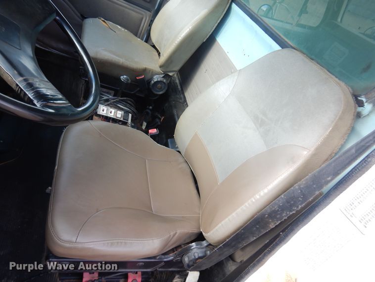 image for item KD9212 2001 International 4700  dump truck