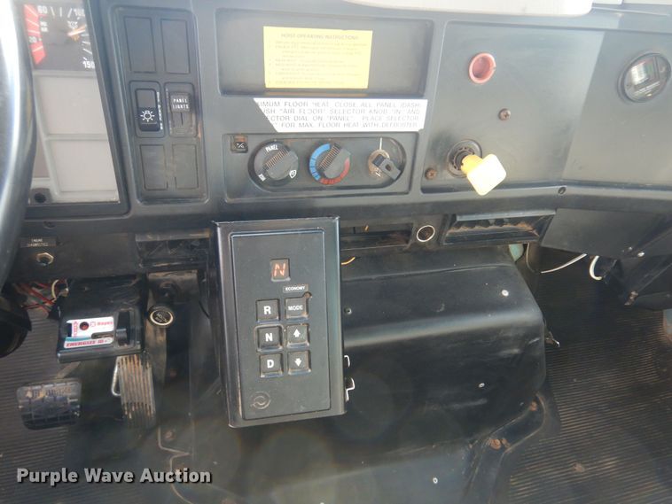 image for item KD9212 2001 International 4700  dump truck