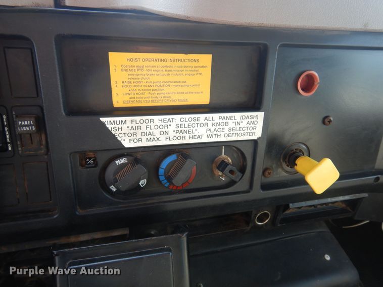 image for item KD9212 2001 International 4700  dump truck