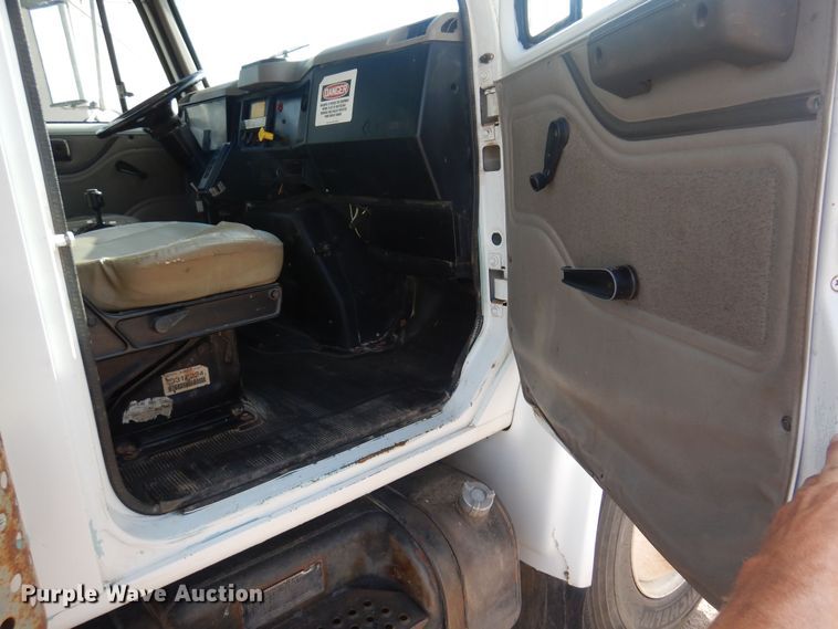 image for item KD9212 2001 International 4700  dump truck