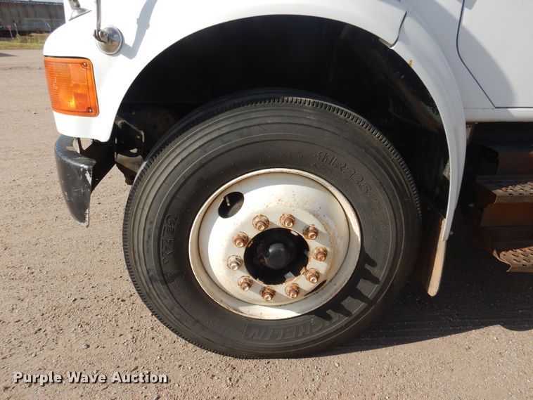 image for item KD9212 2001 International 4700  dump truck