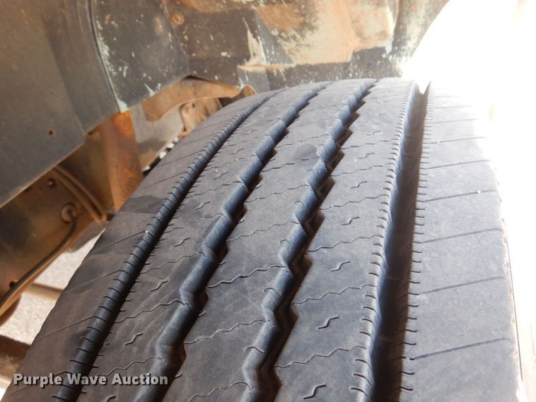 image for item KD9212 2001 International 4700  dump truck