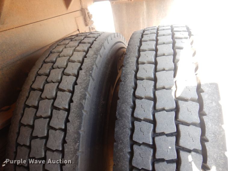 image for item KD9212 2001 International 4700  dump truck