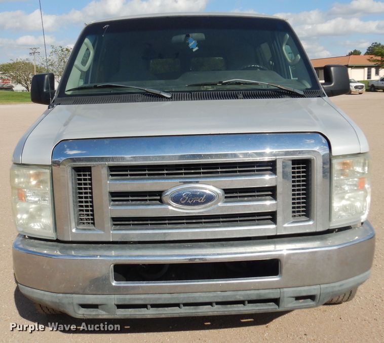 image for item KD9213 2010 Ford E350 Super Duty  van