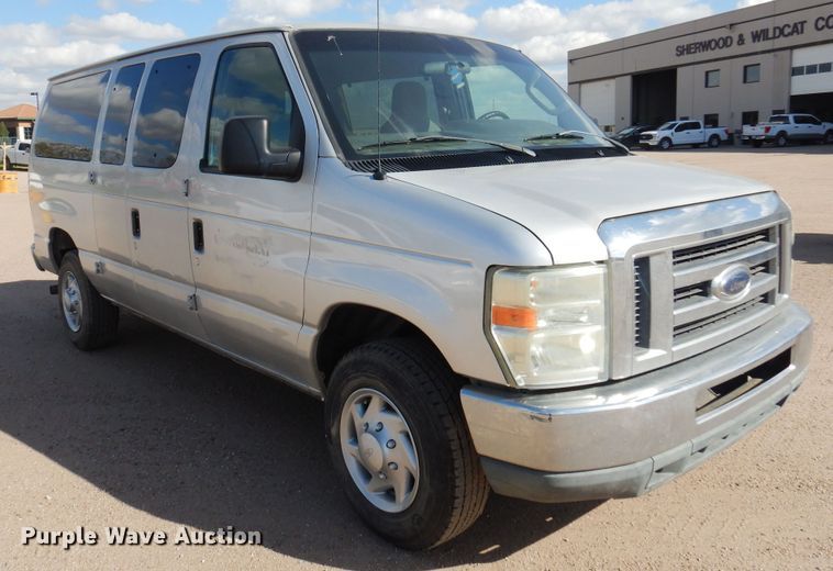 image for item KD9213 2010 Ford E350 Super Duty  van