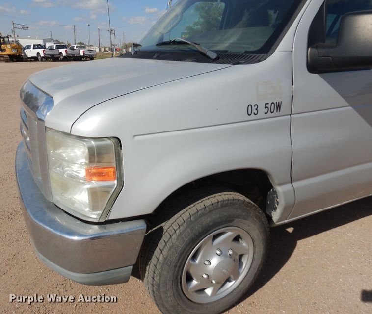 image for item KD9213 2010 Ford E350 Super Duty  van
