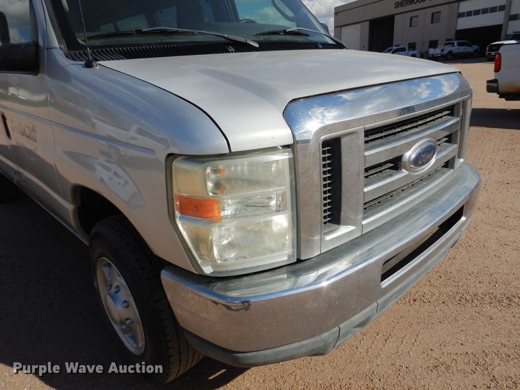 image for item KD9213 2010 Ford E350 Super Duty  van