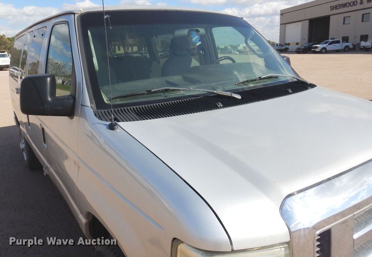 image for item KD9213 2010 Ford E350 Super Duty  van