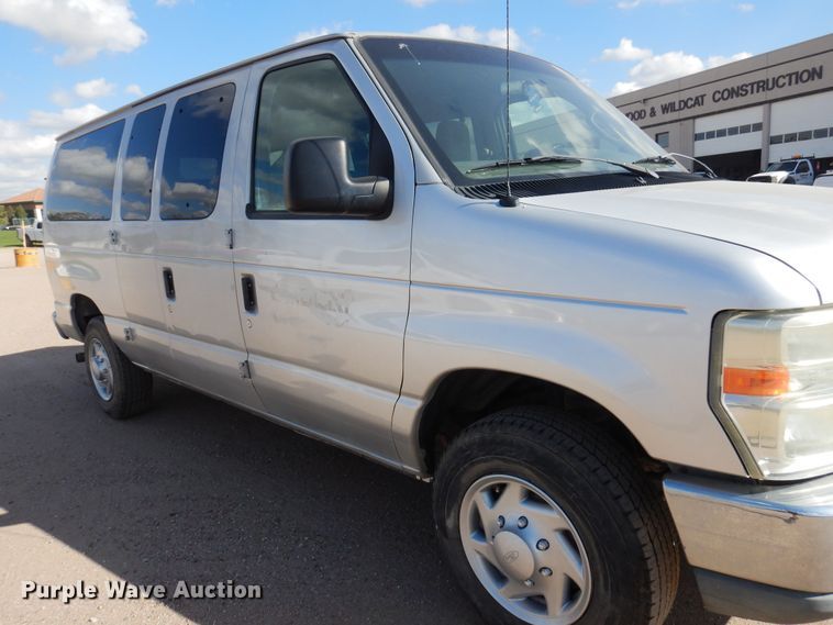 image for item KD9213 2010 Ford E350 Super Duty  van
