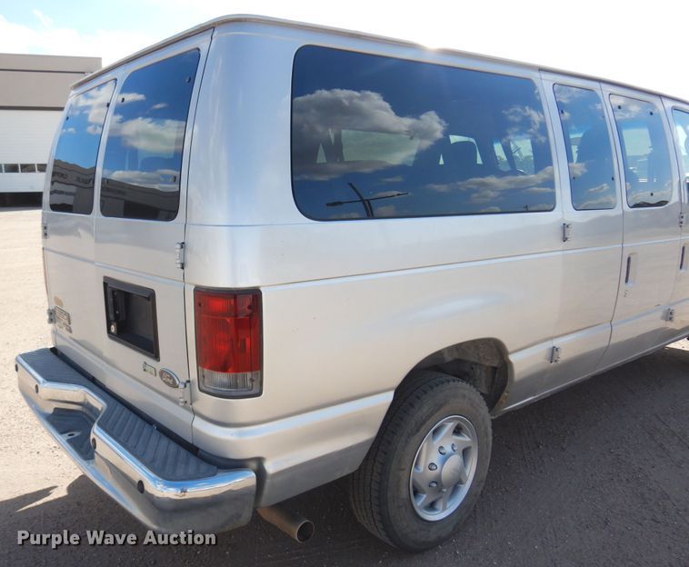 image for item KD9213 2010 Ford E350 Super Duty  van