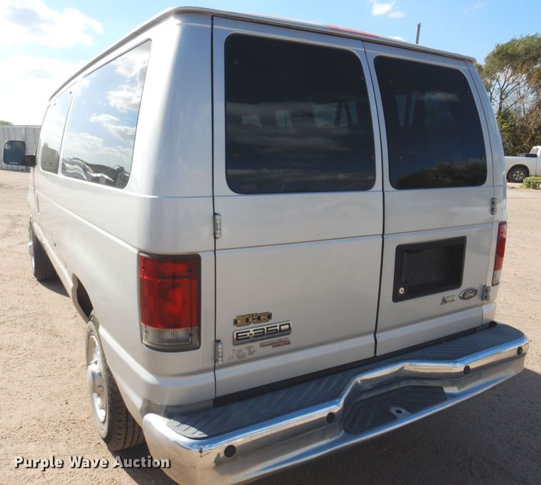 image for item KD9213 2010 Ford E350 Super Duty  van