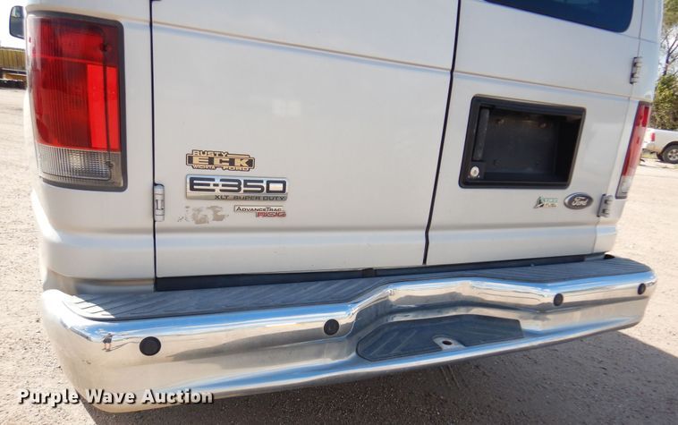 image for item KD9213 2010 Ford E350 Super Duty  van